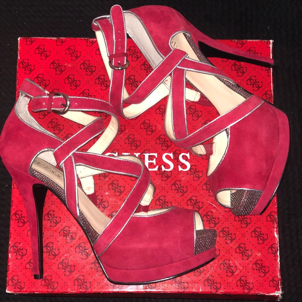 ❣️GUESS❣️Strappy Stiletto w/ Platform